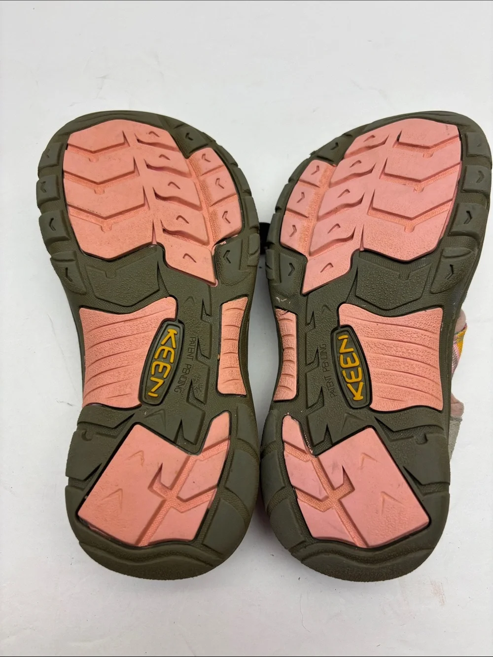 Keen Multicolor Strappy Outdoor Sandals for little girl SZ 3, box 55